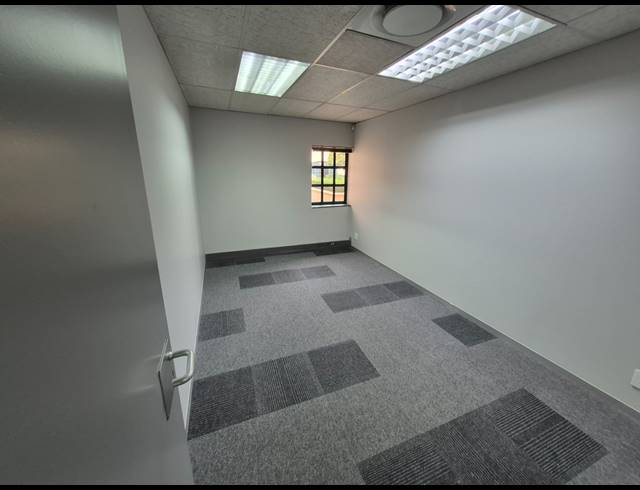 282M² OFFICE TO LET IN SUNNINGHILL